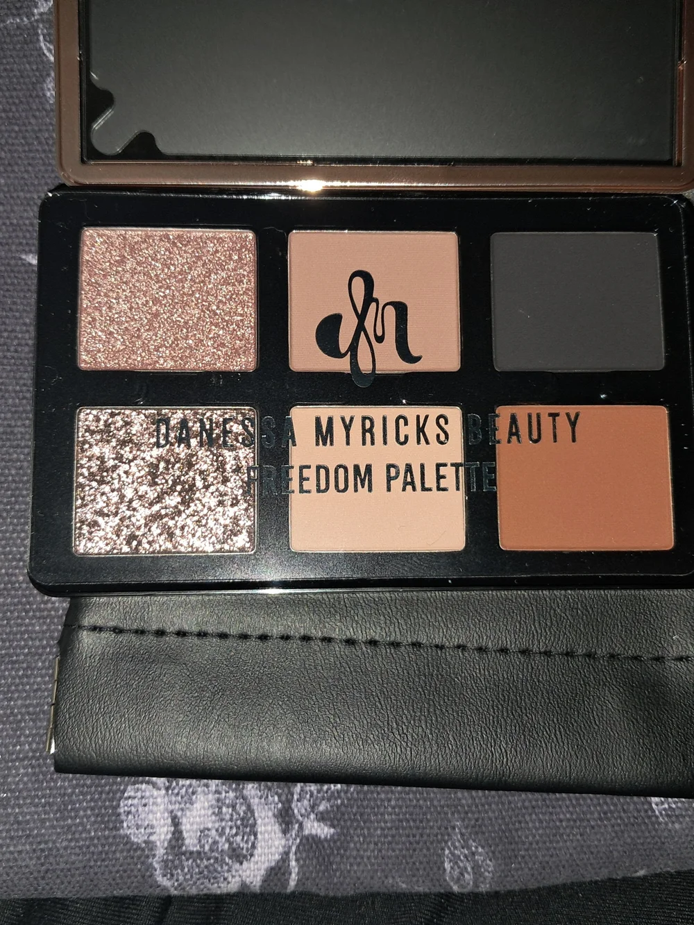 Danessa Myricks Beauty Freedom Palette Everyday Magic - Warm Brown & Gold